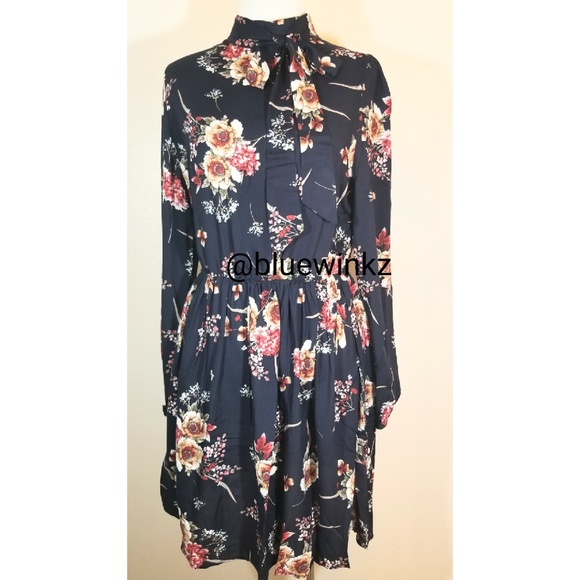 Black Floral Long Sleeve Dress - Picture 7 of 8